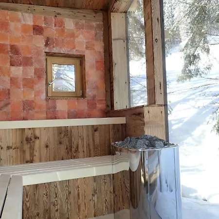 In Near Mountain Lakes بيت للعطل