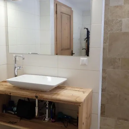 بيت للعطل In Near Mountain Lakes *