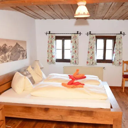 In Near Mountain Lakes بيت للعطل *